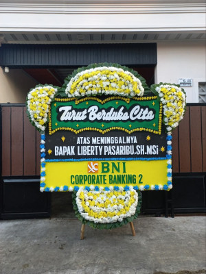 Papan Bunga Duka di Malatunrung