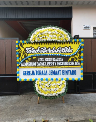 Papan Bunga Duka di Malatunrung