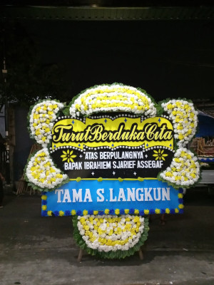 Papan Bunga Duka di Malatunrung