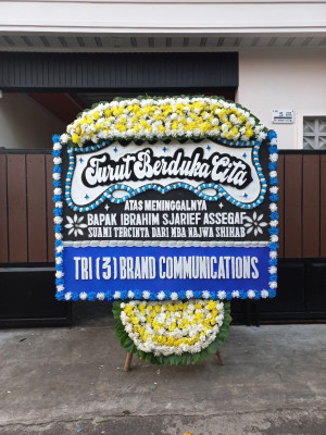 Papan Bunga Duka di Malatunrung